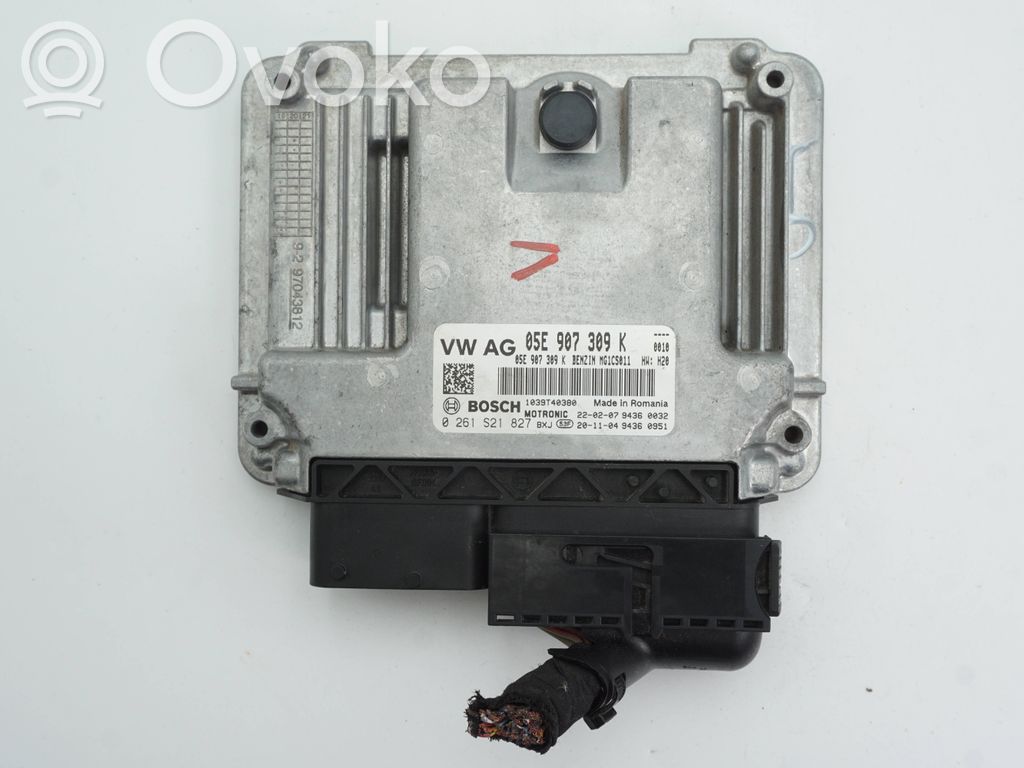 Volkswagen Golf VIII Engine control unit/module 