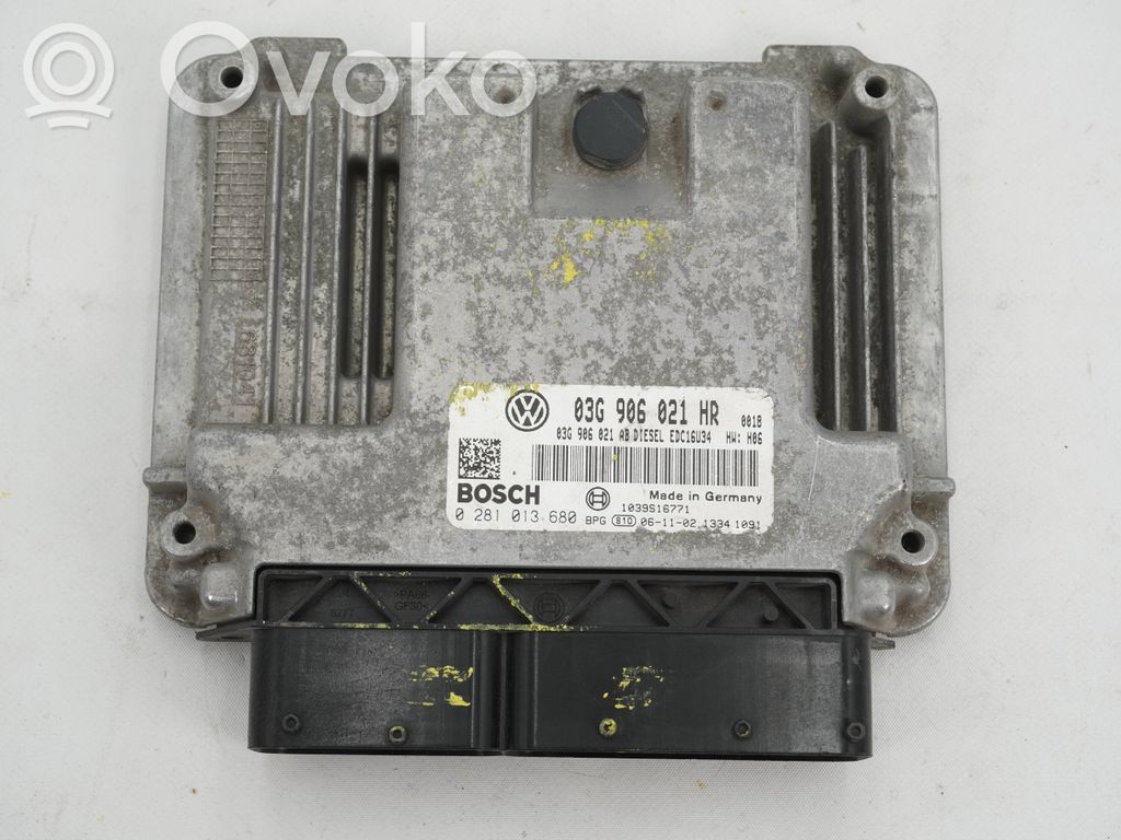 Volkswagen PASSAT B6 Engine control unit/module 