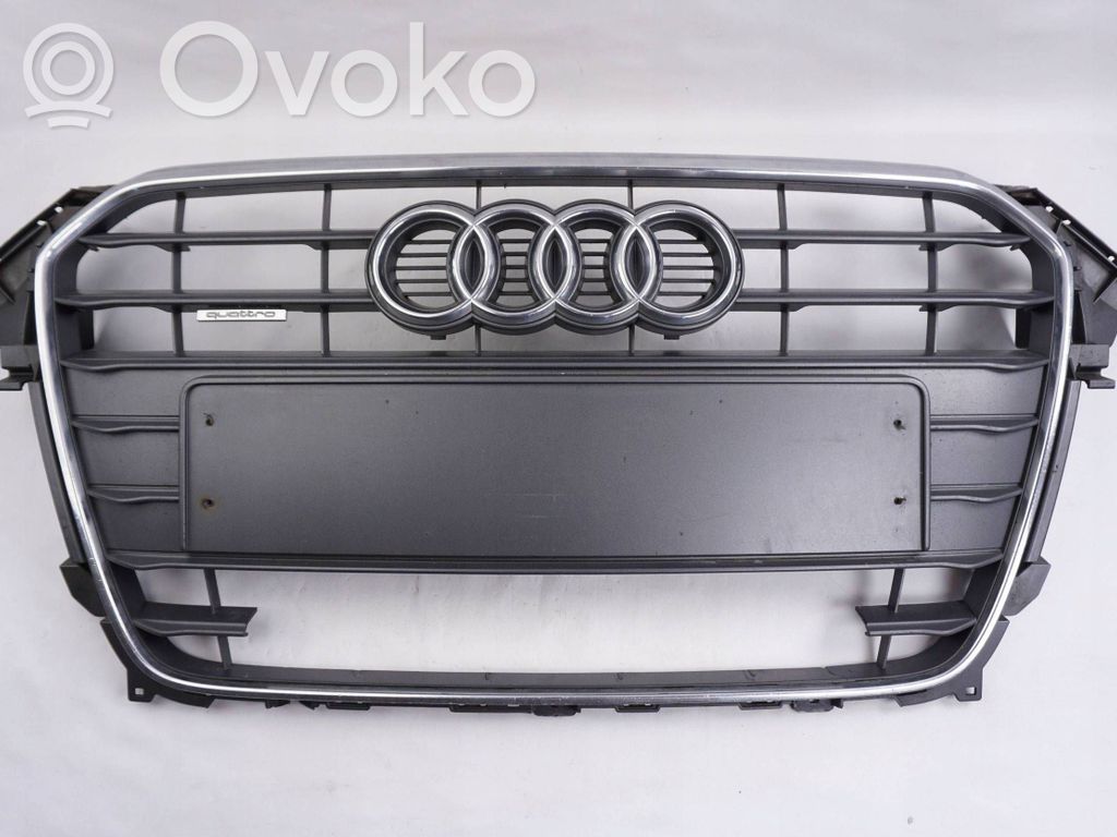 Audi A4 S4 B8 8K Etupuskurin ylempi jäähdytinsäleikkö 