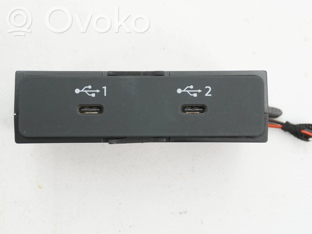 Audi A3 S3 8V USB socket connector 