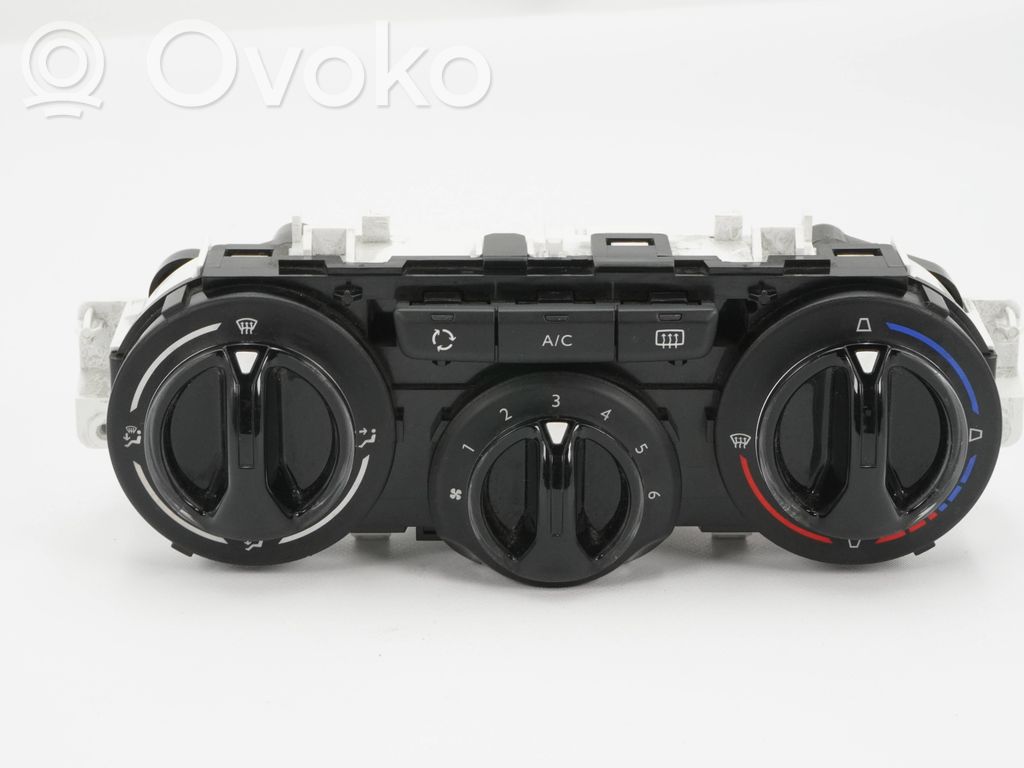 Peugeot 208 I Climate control unit 
