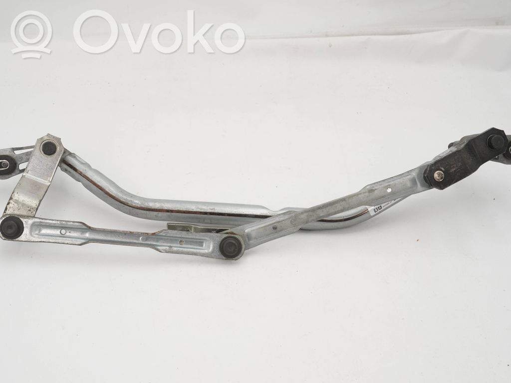 Peugeot 207 CC Etupyyhkimen vivusto ja moottori 