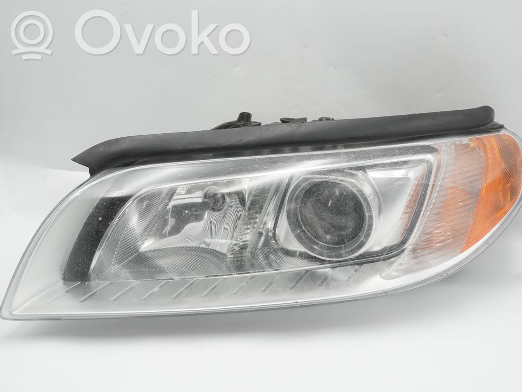 Volvo V70 Headlights/headlamps set 
