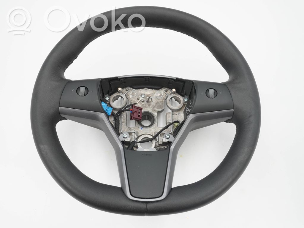Tesla Model Y Stūre 
