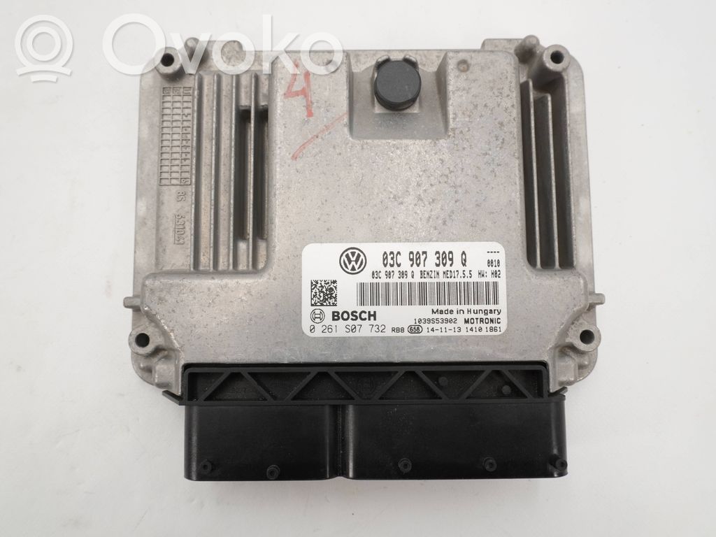 Volkswagen Touran II Engine control unit/module 