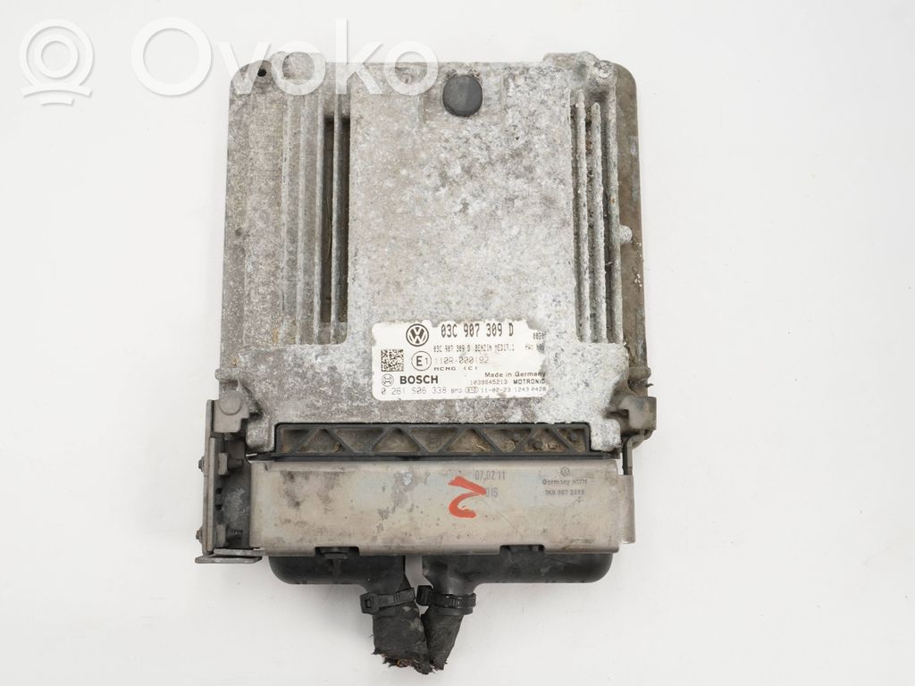 Volkswagen PASSAT B7 Engine control unit/module 