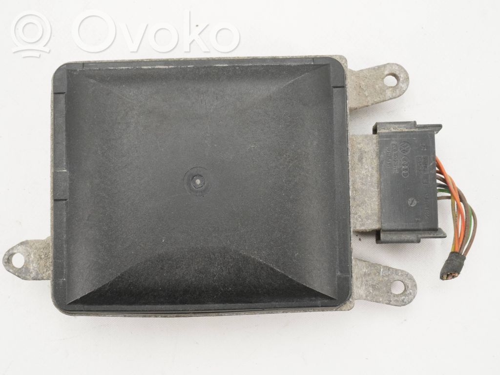 Volkswagen PASSAT B7 Blind spot module 