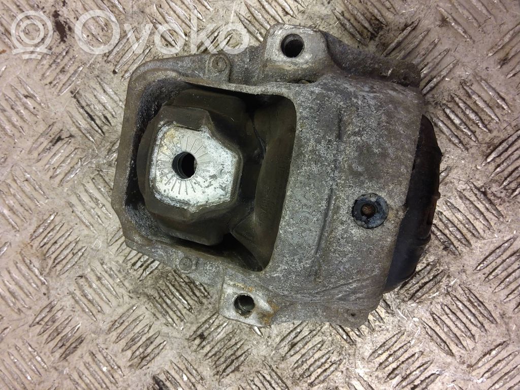 Audi A4 S4 B8 8K Engine mount bracket 
