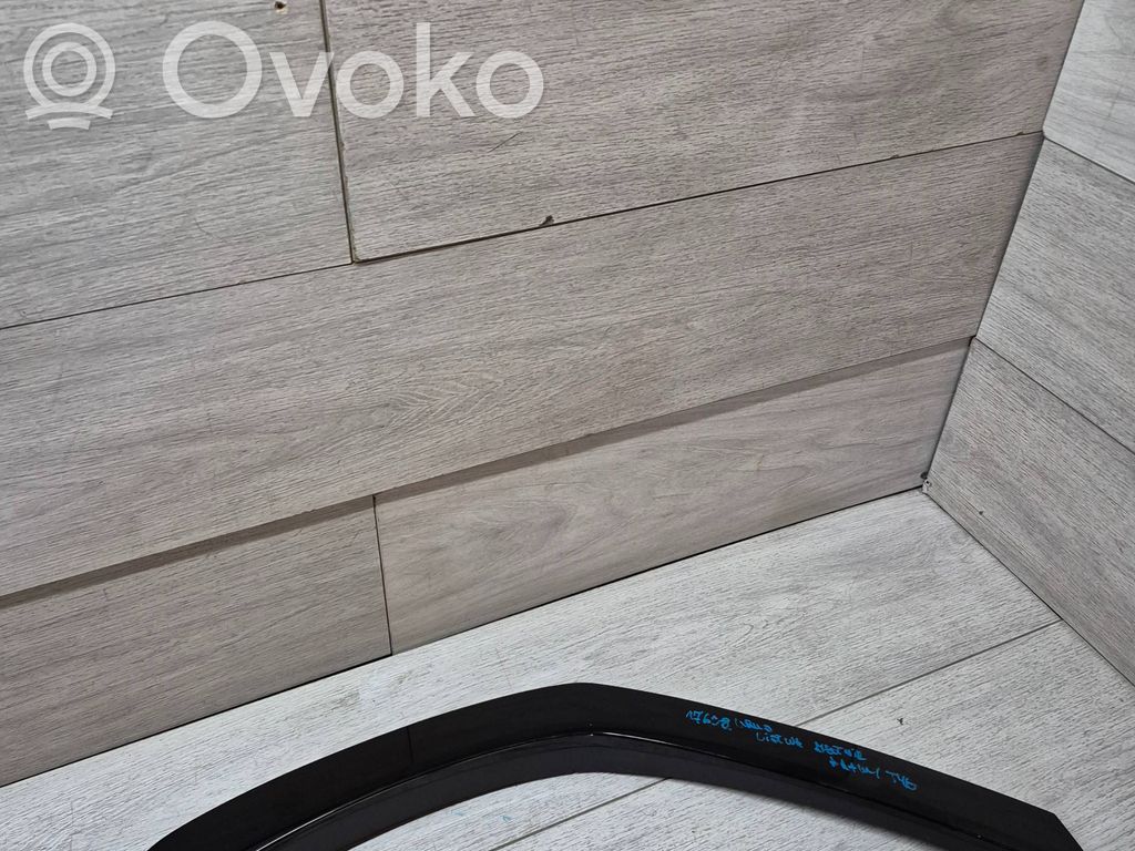 Lamborghini Urus Aizmugurējā arka 