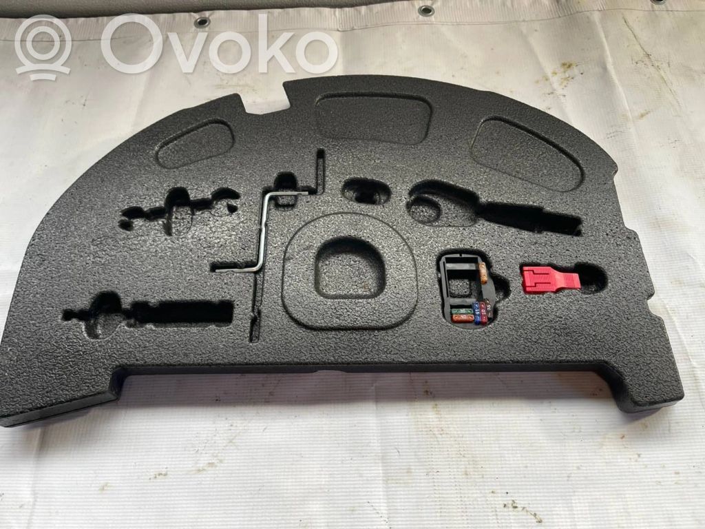 BMW 6 E63 E64 Instrumentu kaste 