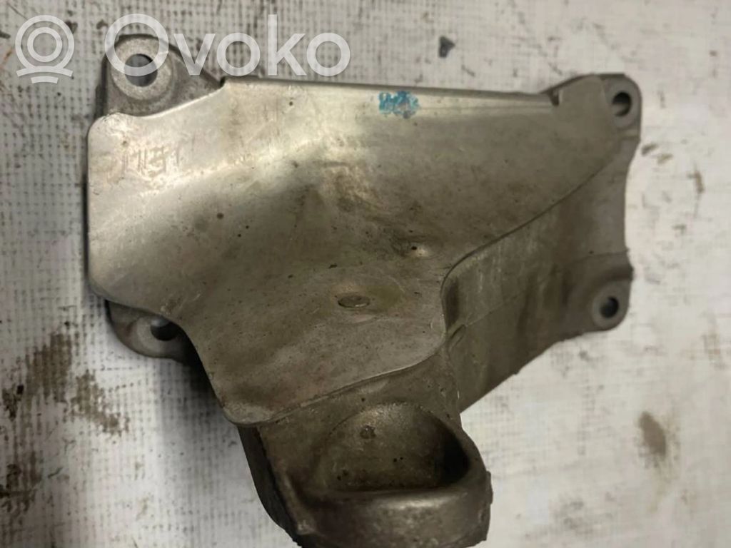 BMW M3 Engine mounting bracket 