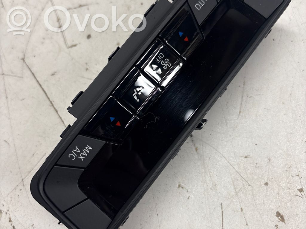 BMW iX Climate control unit 