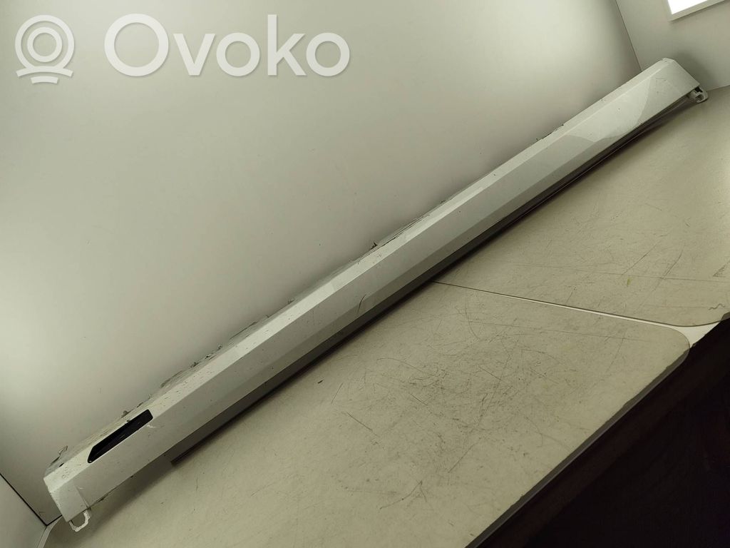 BMW X7 G07 Sill 