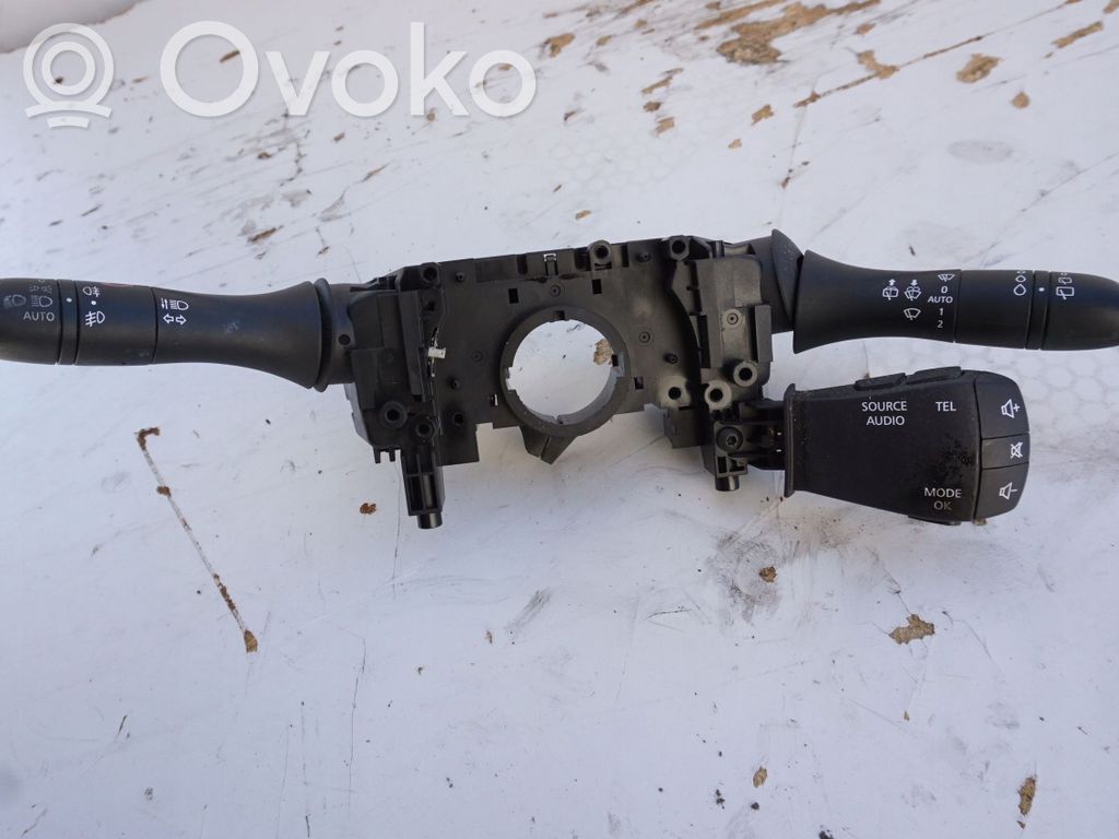 Renault Kadjar Interruptor de control multifunción 