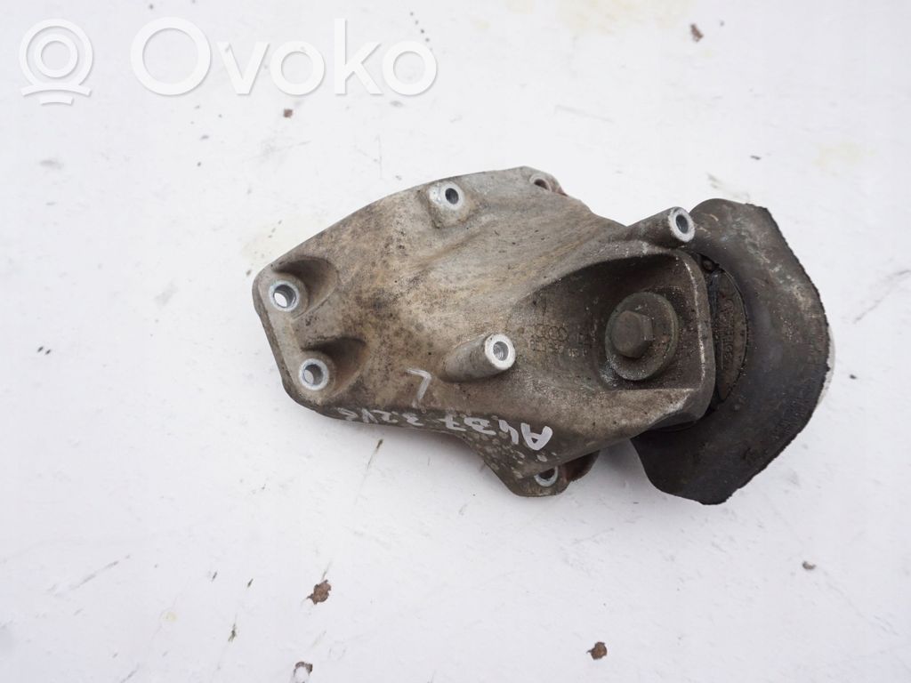 Audi A4 S4 B7 8E 8H Supporto della scatola del cambio 