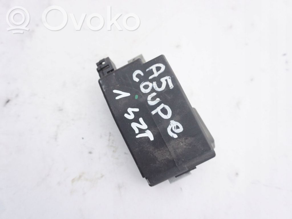 Audi A5 8T 8F Ohjauspyörän lukitus 