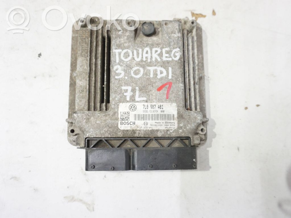 Volkswagen Touareg I Engine control unit/module 