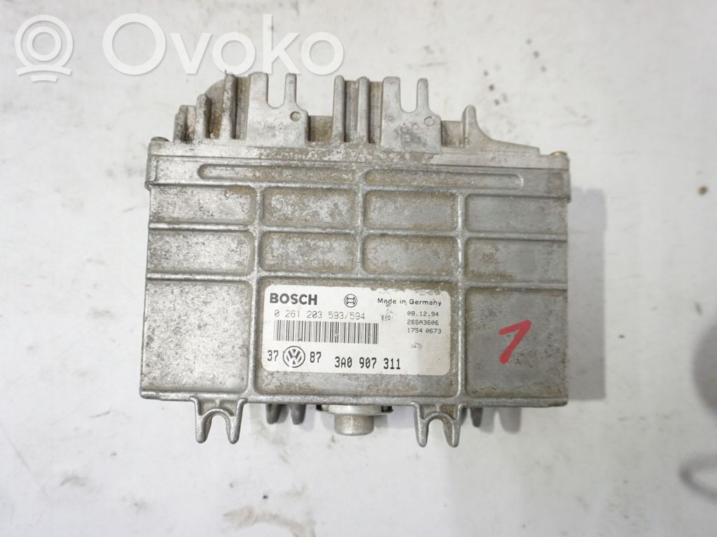 Volkswagen Golf III Engine control unit/module 