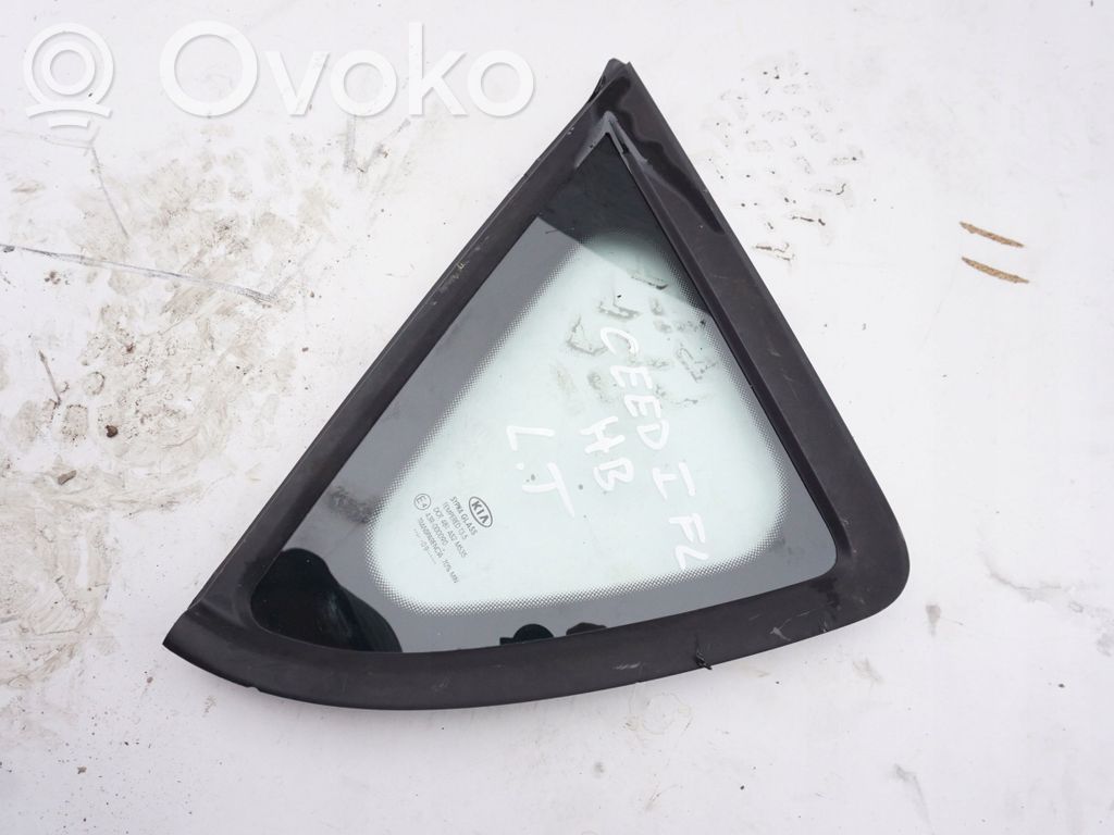 Front triangle window/glass   SZYBKA