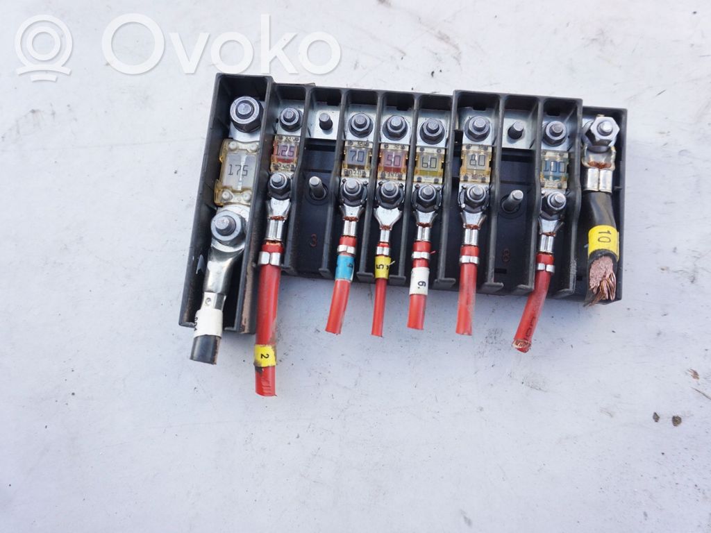 Volkswagen Transporter - Caravelle T5 Fuse module 