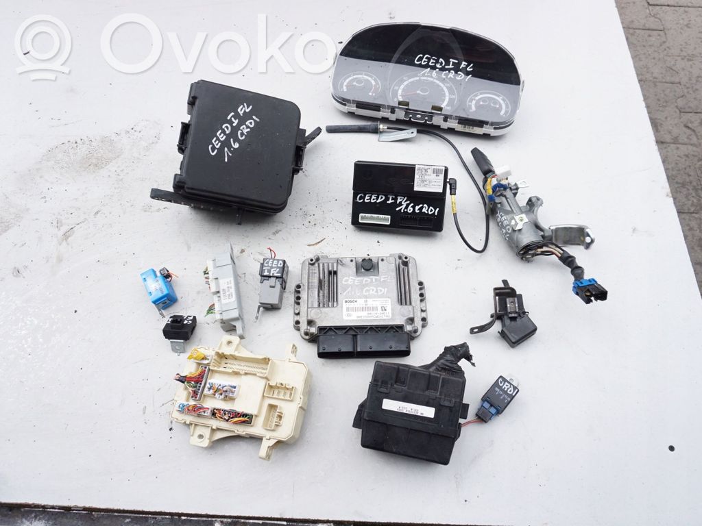 Moottorin ohjainlaite/moduuli   391142A511