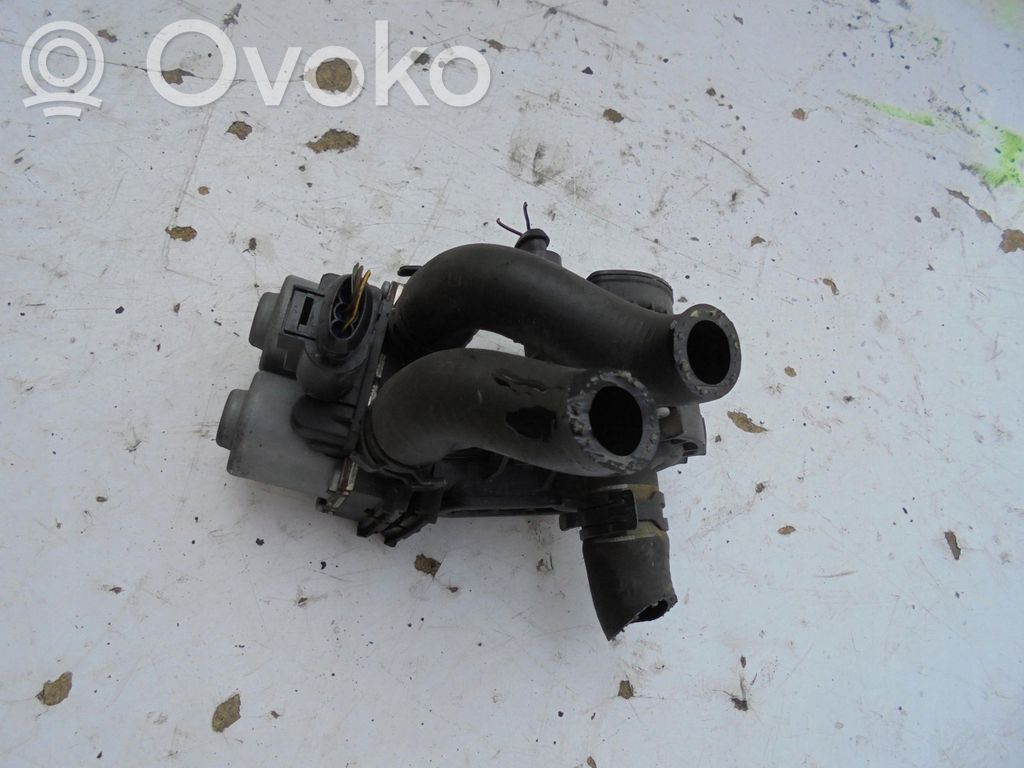 Audi A6 S6 C6 4F ABS-pumpun kiinnike 