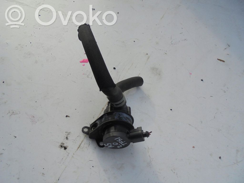Audi A5 8T 8F Uchwyt / Mocowanie pompy ABS 