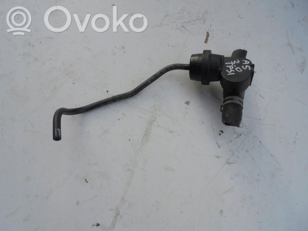 Audi A5 8T 8F Uchwyt / Mocowanie pompy ABS 