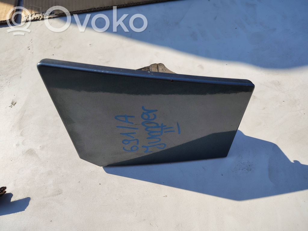 Polttoainesäiliön korkki