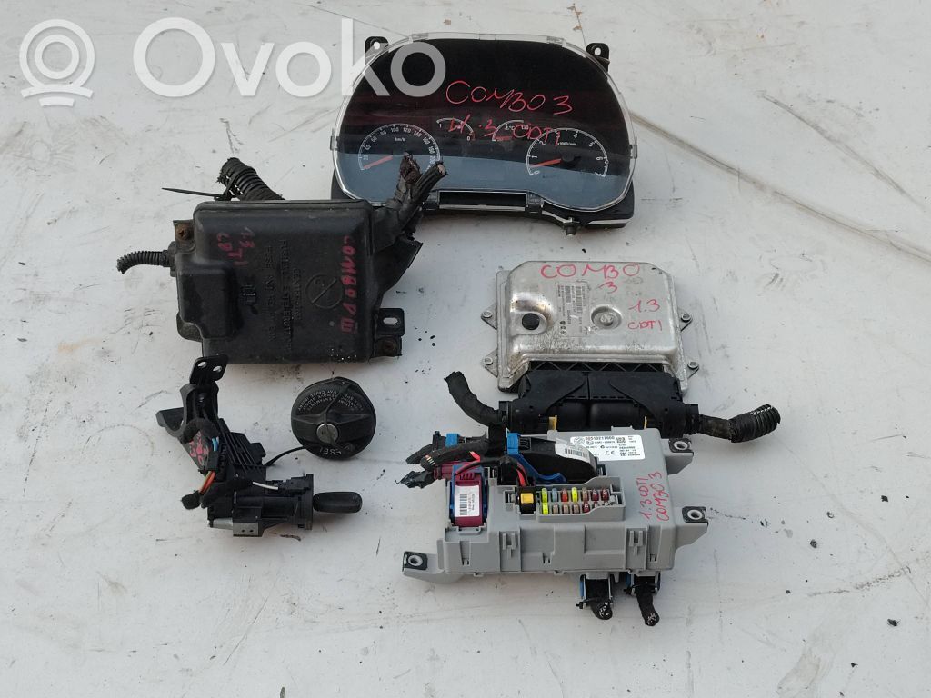 Opel Combo D Unitate/modul de control motor 