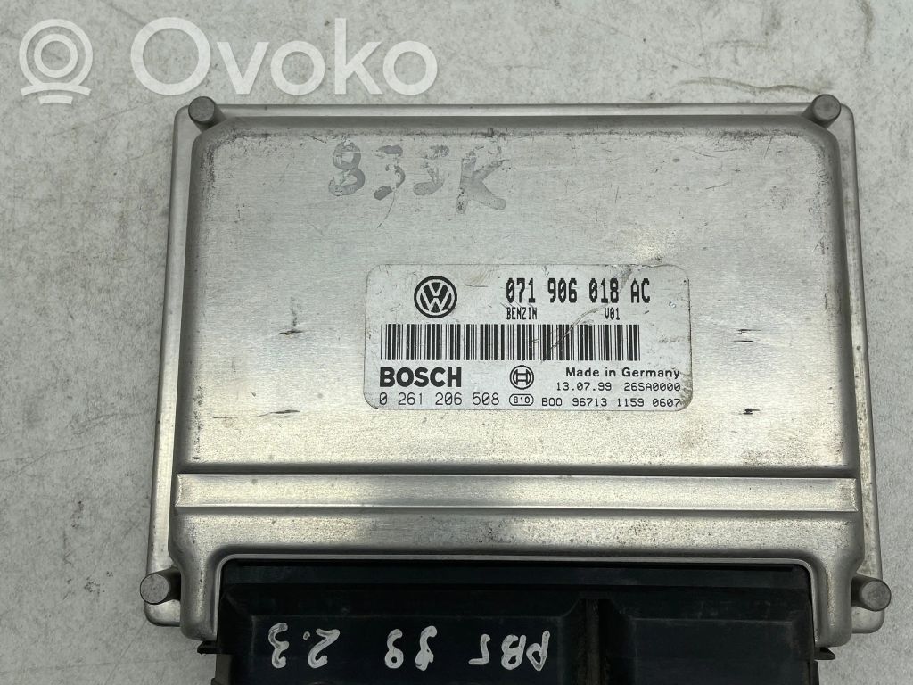 Volkswagen PASSAT B5 Engine control unit/module 