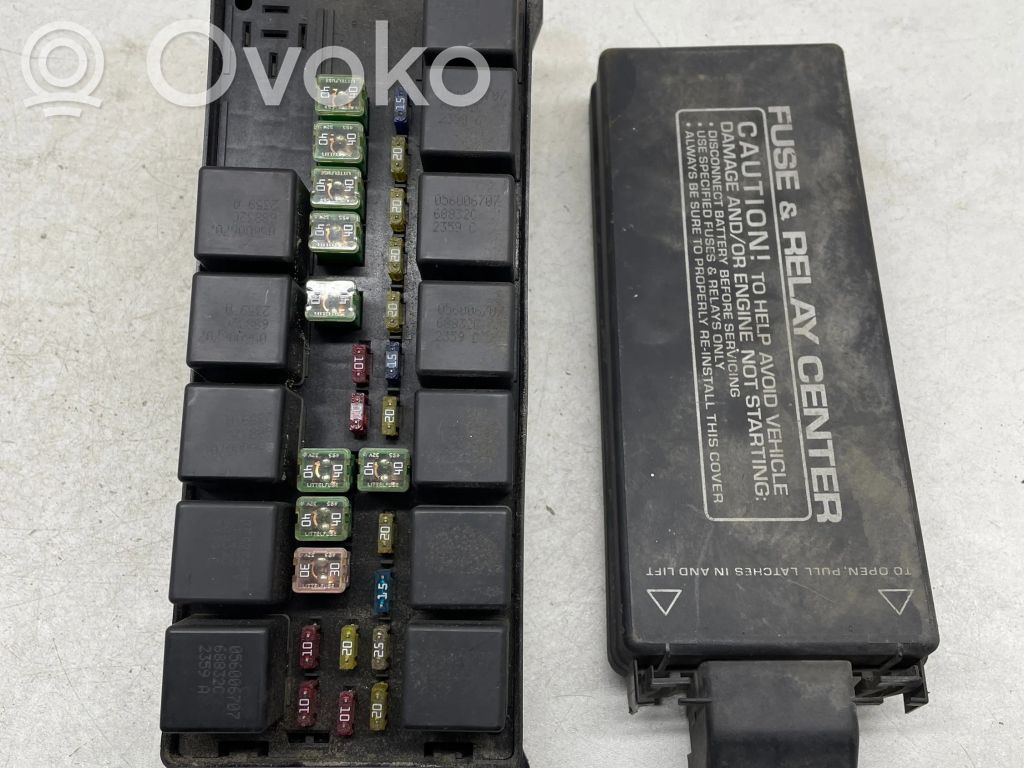 Chrysler Voyager Drošinātāju kaste (komplekts) 