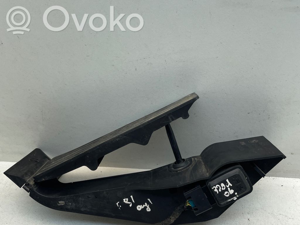 Accelerator throttle pedal   6766931,25916010,2505051