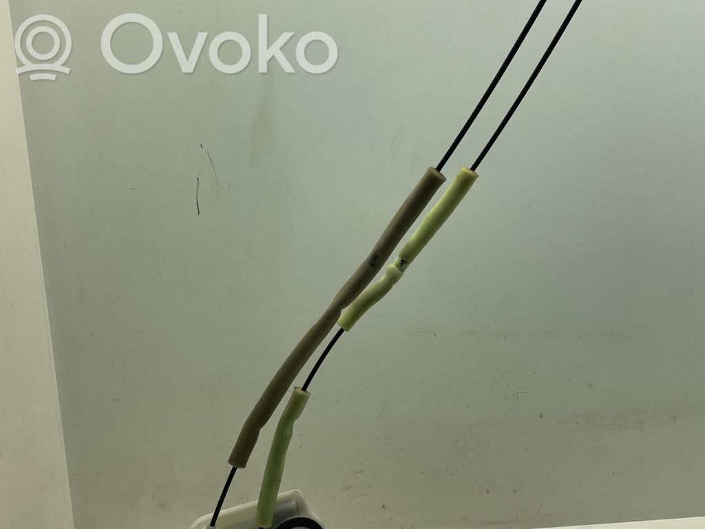 Mazda 2 Front door lock 