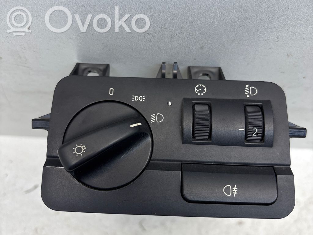 Light switch   6907944,0042244,086480060