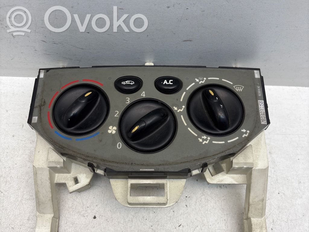 Opel Vivaro Climate control unit 