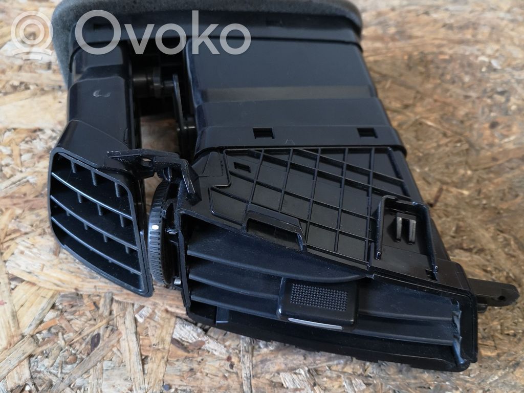 KIA Ceed Centrinės oro grotelės 