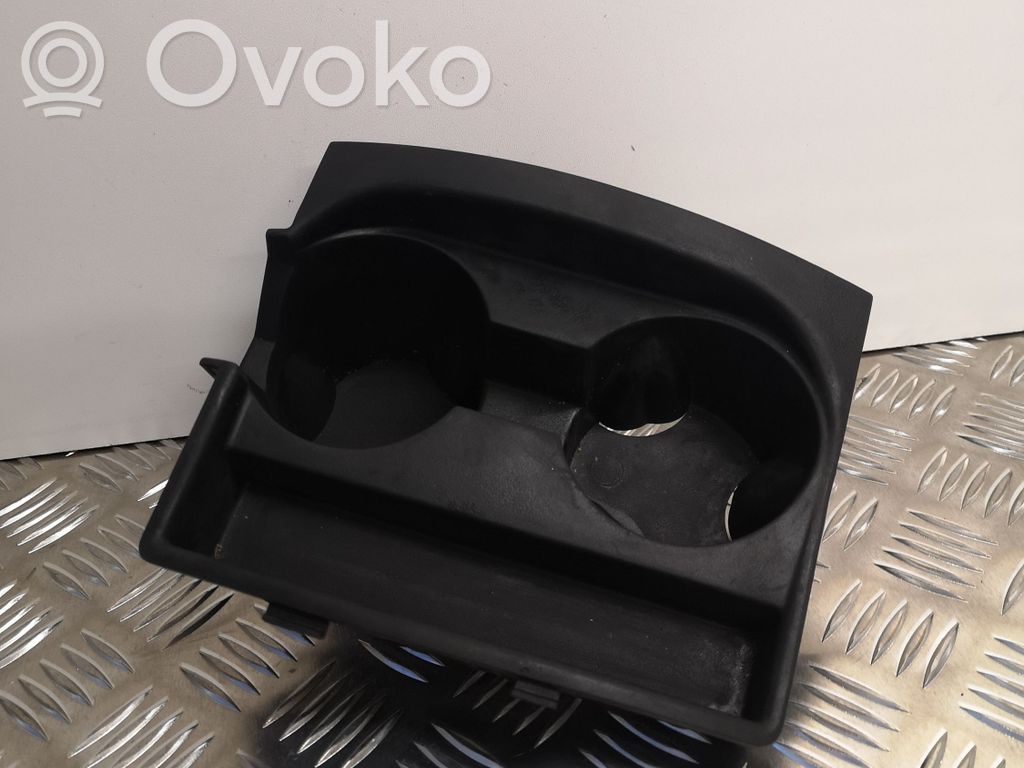 Jeep Cherokee Cup holder front 