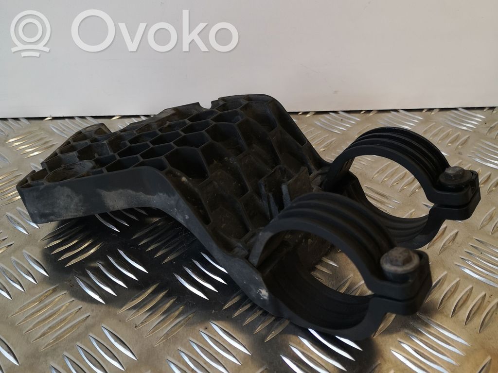 BMW X5 E70 Fuel filter bracket/mount holder 