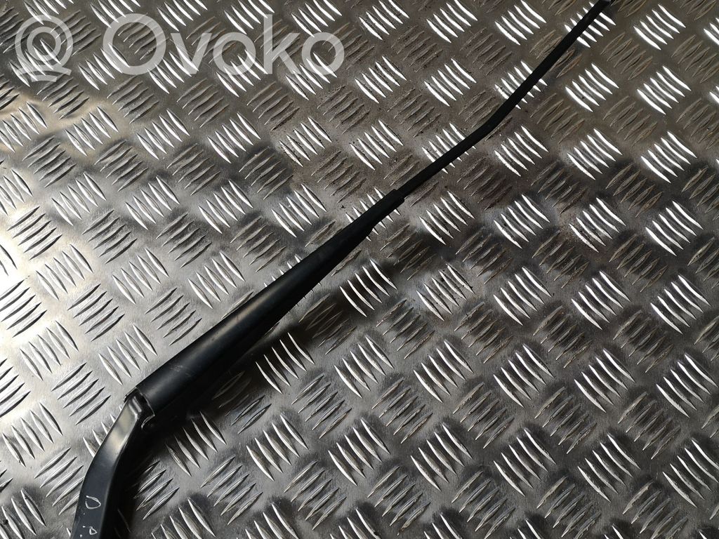 BMW X5 E70 Front wiper blade arm 