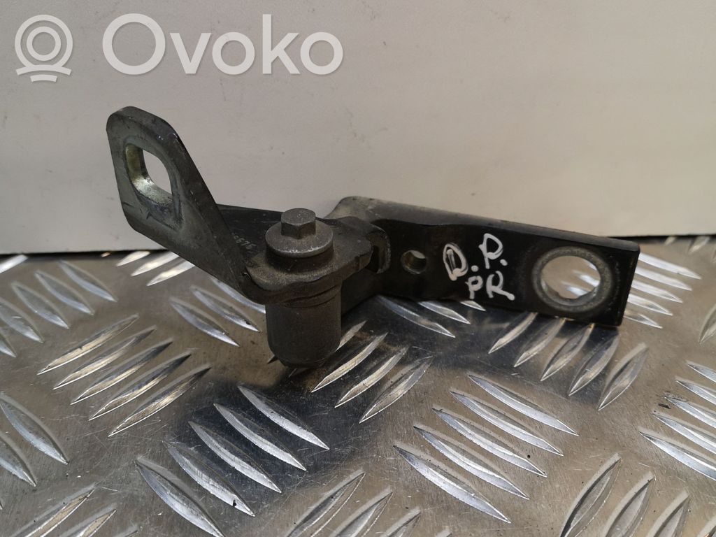 Ford Galaxy Front door lower hinge 