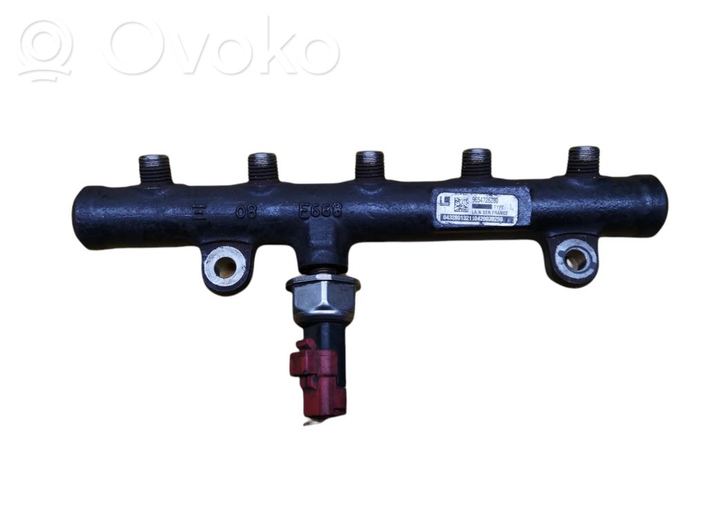Volvo V50 Fuel main line pipe 