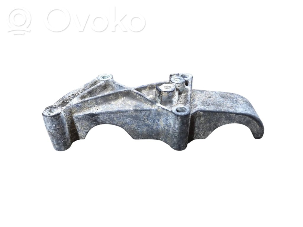 Engine mounting bracket   8200063118