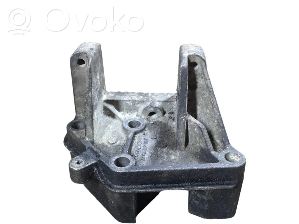 Renault Trafic II (X83) Engine mounting bracket 