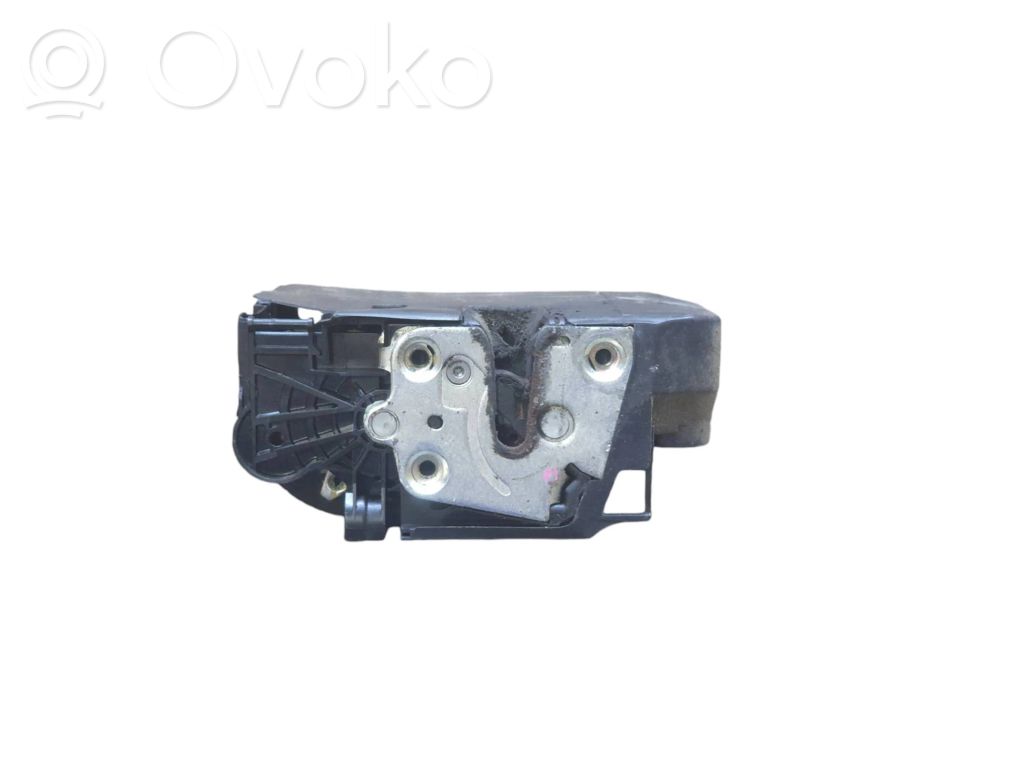Iveco Daily 6th gen Etuoven lukko 