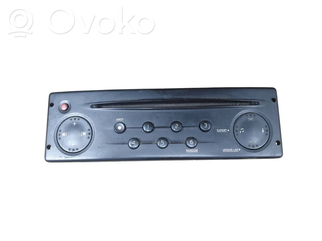 Renault Trafic II (X83) Panel / Radioodtwarzacz CD/DVD/GPS 