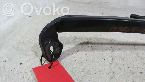 Seat Leon (1P) Front wiper blade arm 