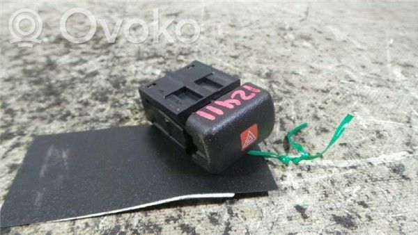 Opel Zafira A Hazard light switch 