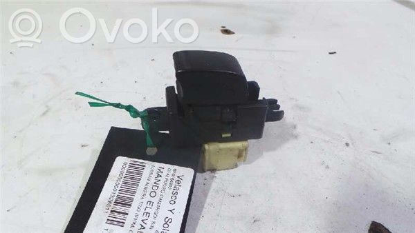 Nissan Almera Tino Elektrinių langų jungtukas 