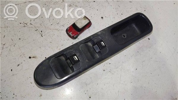 Peugeot 307 Включатель электрических окон 